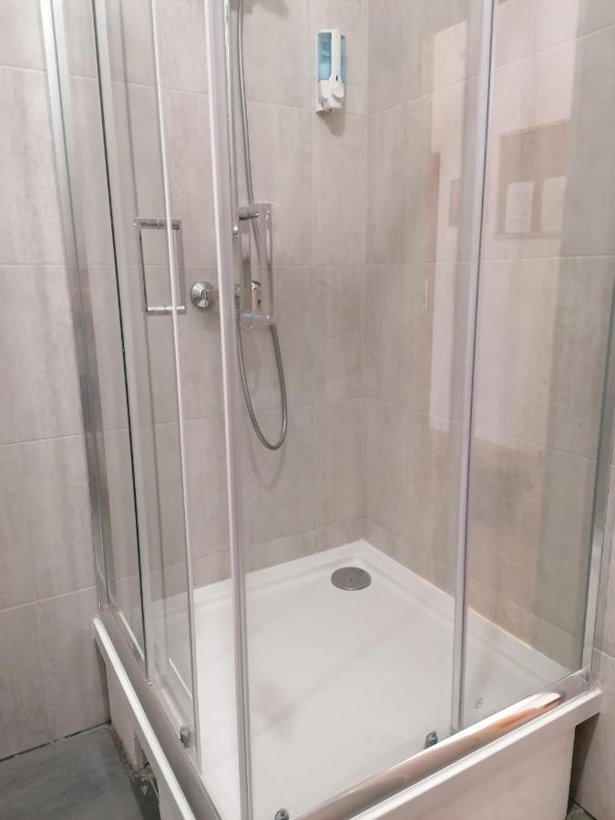Hostel Tulip - Pokoj 7 Ze Wspolna Lazienka I Kuchnia Шчечин Екстериор снимка