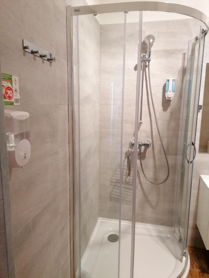 Hostel Tulip - Pokoj 7 Ze Wspolna Lazienka I Kuchnia Шчечин Екстериор снимка